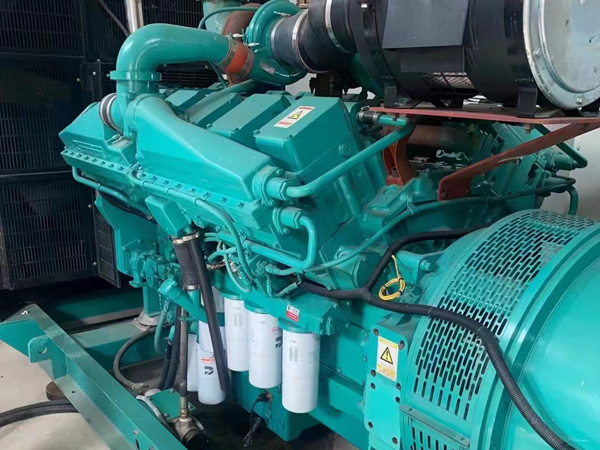 长安更换100kW柴油发电机组机油时，需要注意哪些事项？